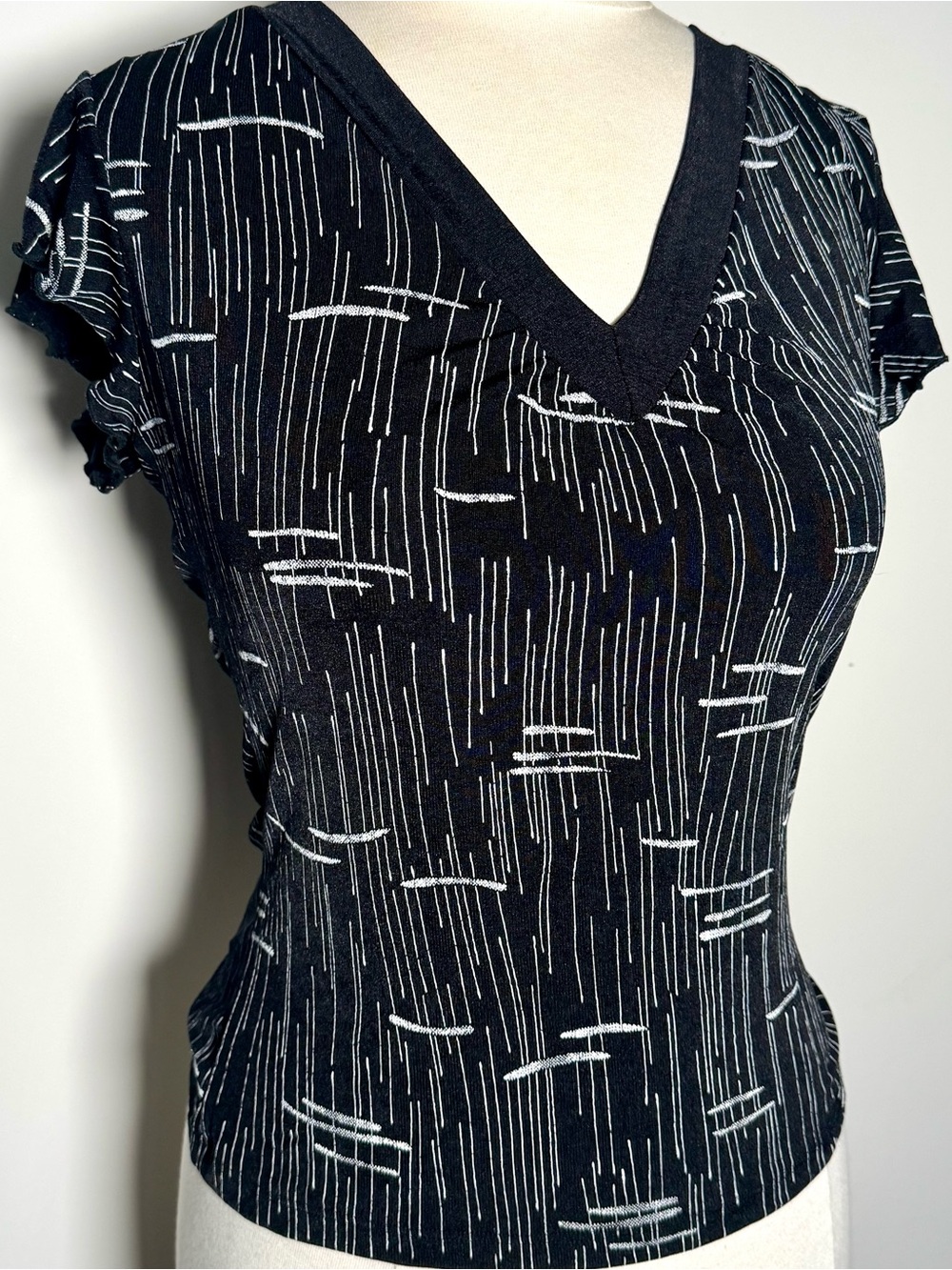 Black White Abstract Print Stretchy V-Neck Top S Everyday Shirt